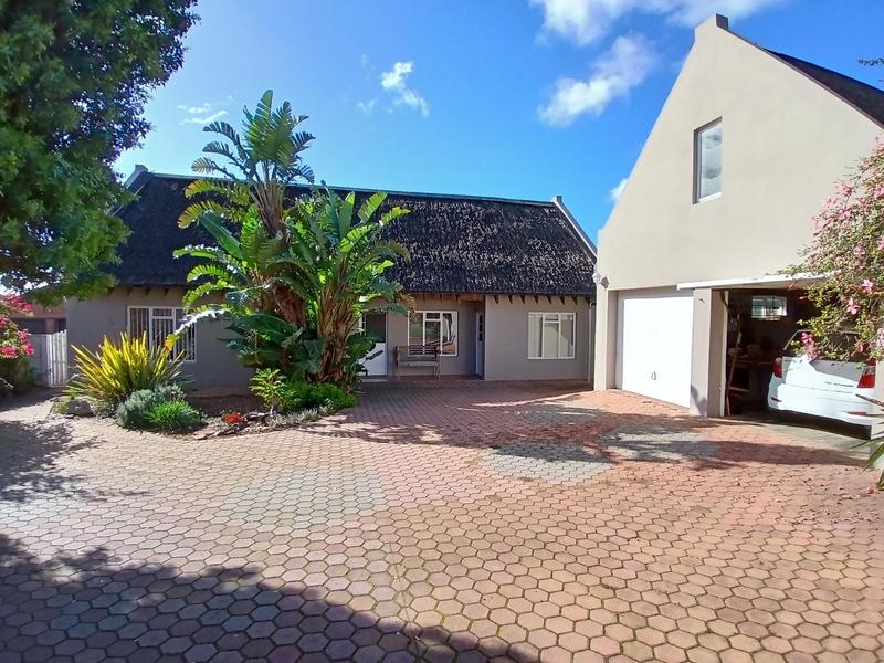 6 Bedroom Property for Sale in Stilbaai Wes Western Cape
